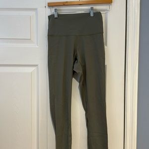 Everlane ReNew leggings